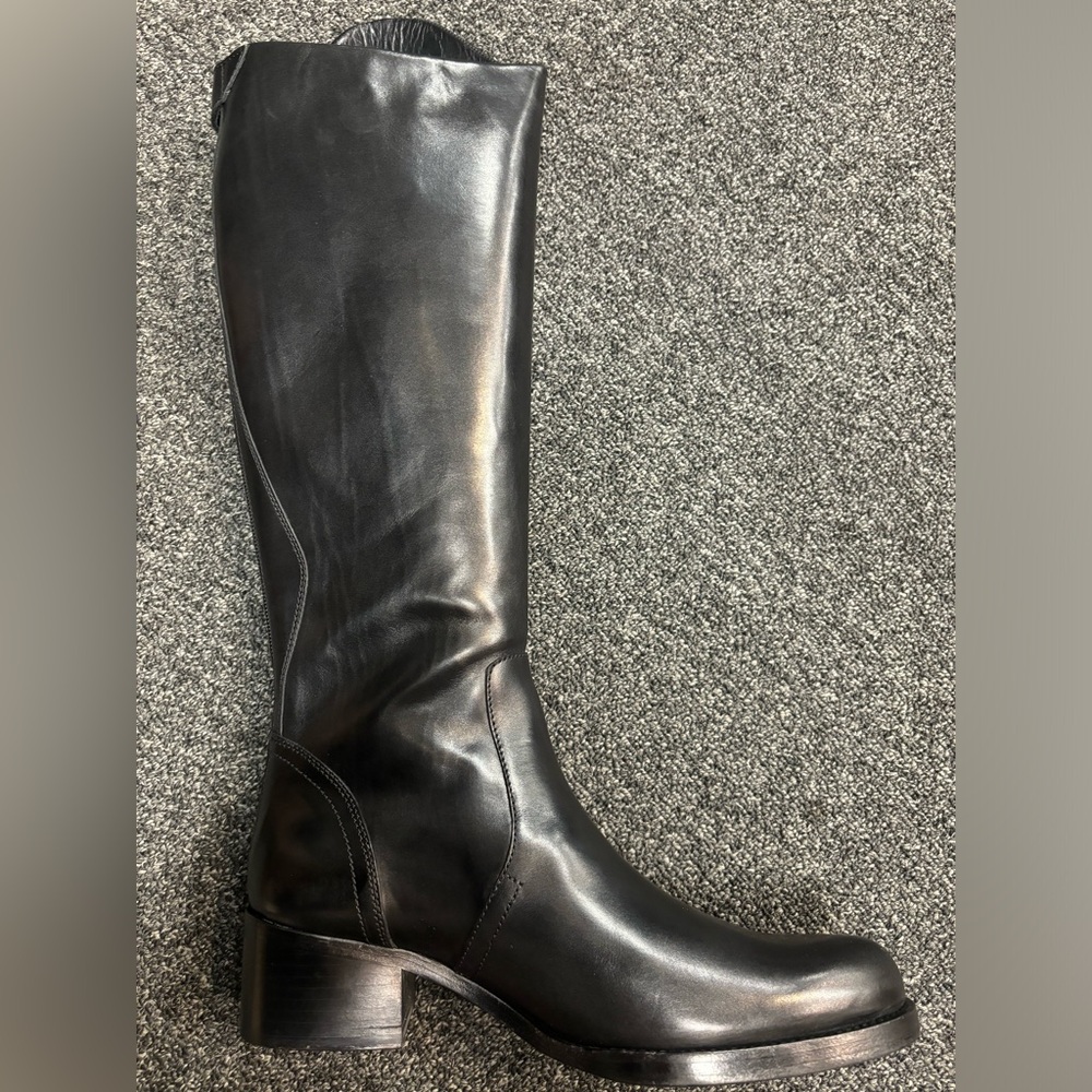 Jil Sander Leather Knee-High Riding Boots - Gray